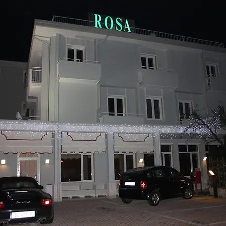 Ξενοδοχείο με διαμερίσματα Rosa
